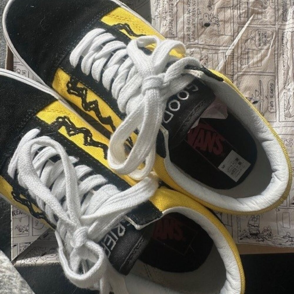 VANs Old Skool Charlie Brown Sneaker - Women's 8